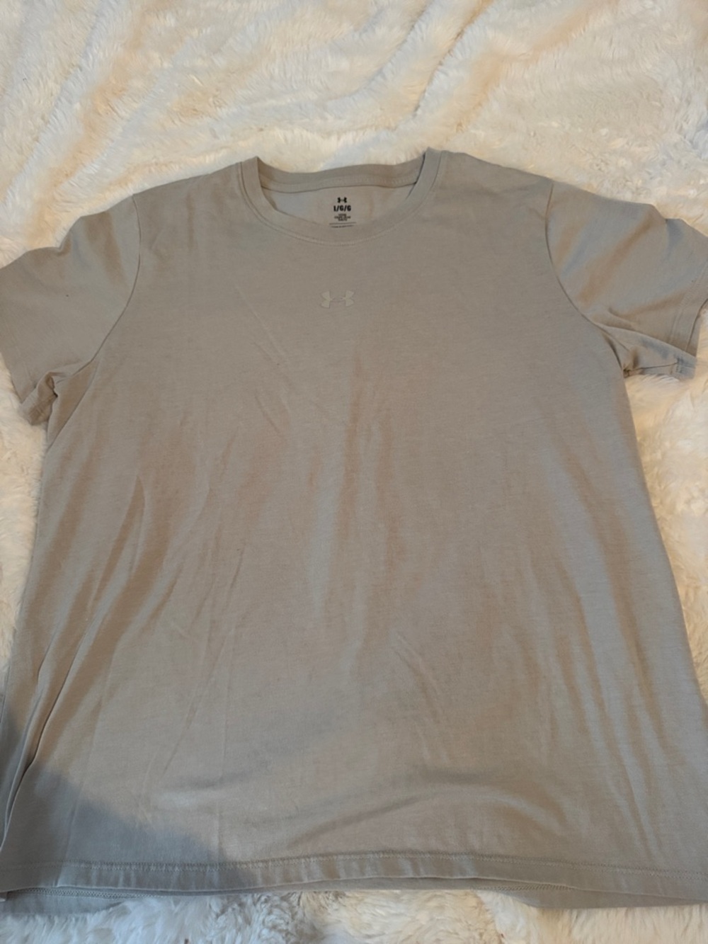 Under Armour Women’s Light Gray Short-Sleeve Performance Tee